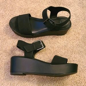 Black platform sandals